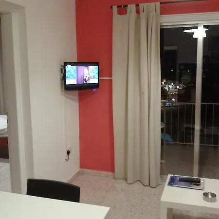 伊林纳帕度假公寓