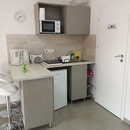 Elenapa Holiday Apartment *