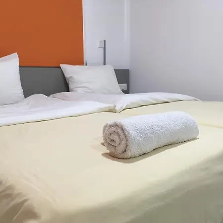 Elenapa Holiday Apartment *